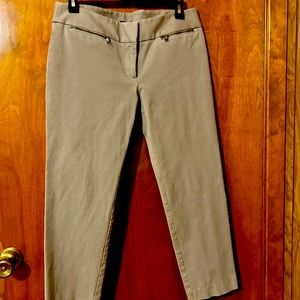 Women’s Loft Marisa Cropped Pants. Size 6